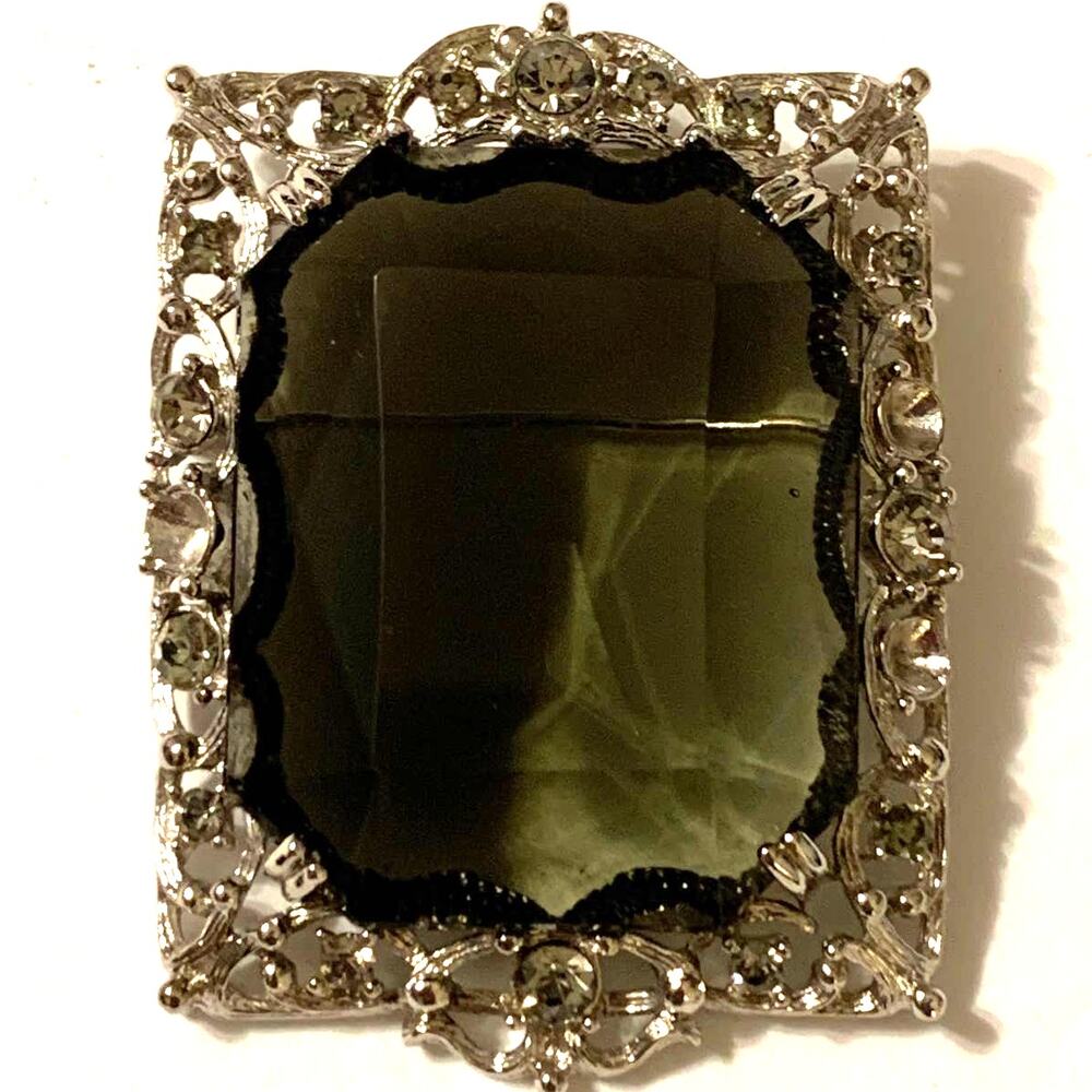 Sarah Coventry Celebrity Pendant/Brooch 1962‎ Signed
